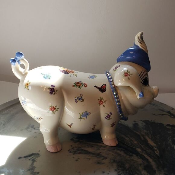 Vintage Big Pig w/Feathered Hat, Collar & Butterflies - Picture 3 of 14